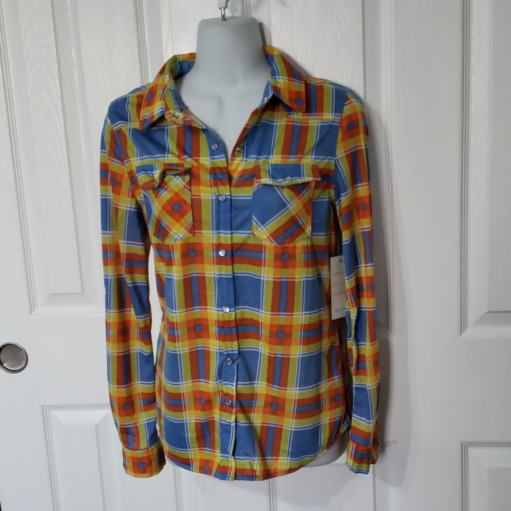 Womens button down shirt Passport size Small New
